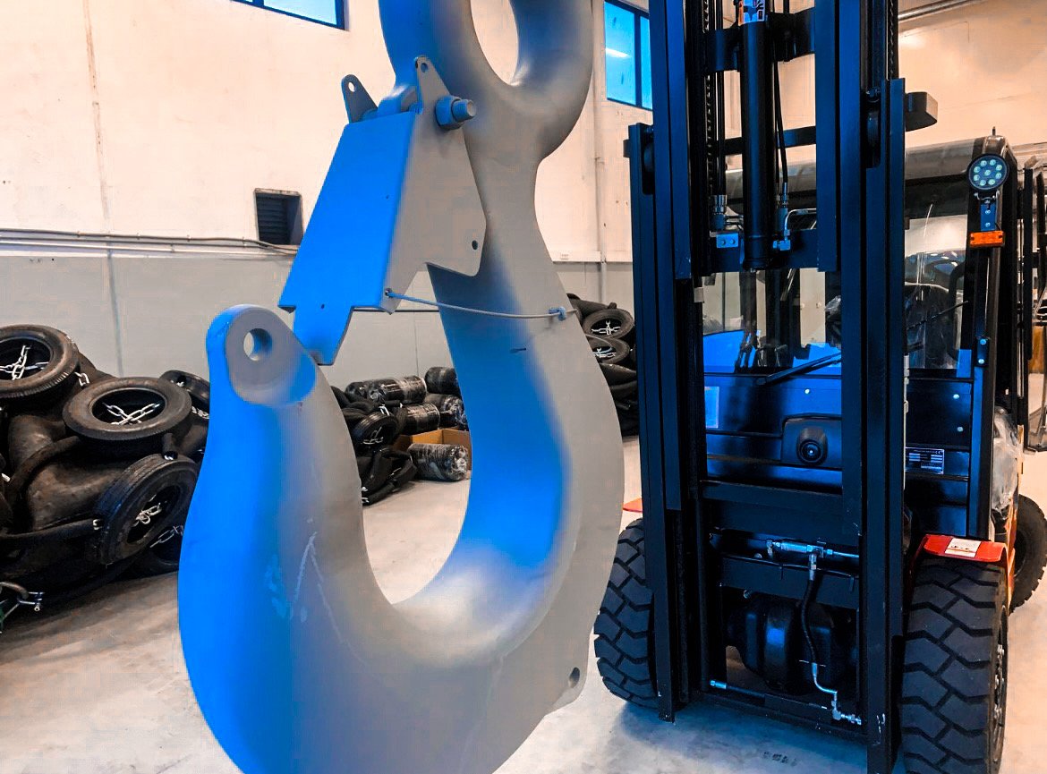 ROV Hook for ship chain