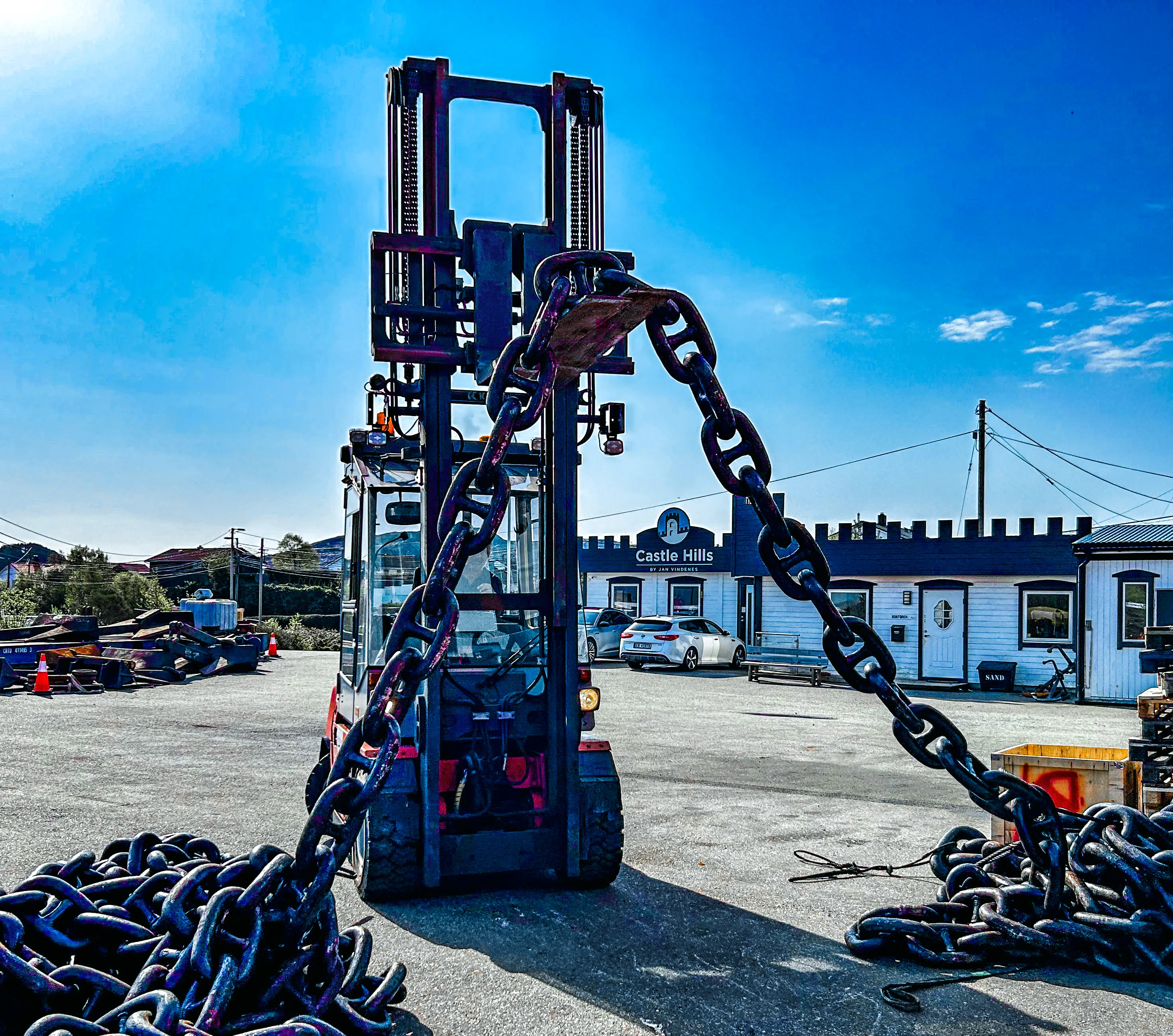 Stud chain for mooring buoys